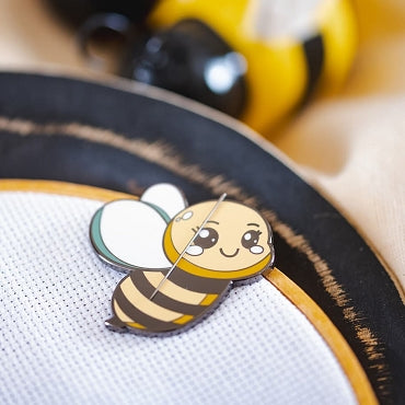 Bee Needle Minder