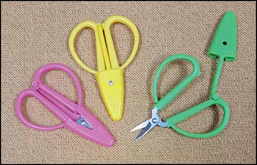 Mighty Mite Mini Embroidery Scissors - Yellow