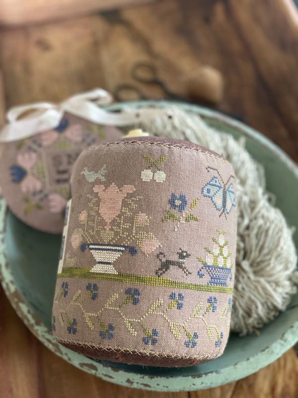 Faded Garden Pinkeep Drum & Needle Keep