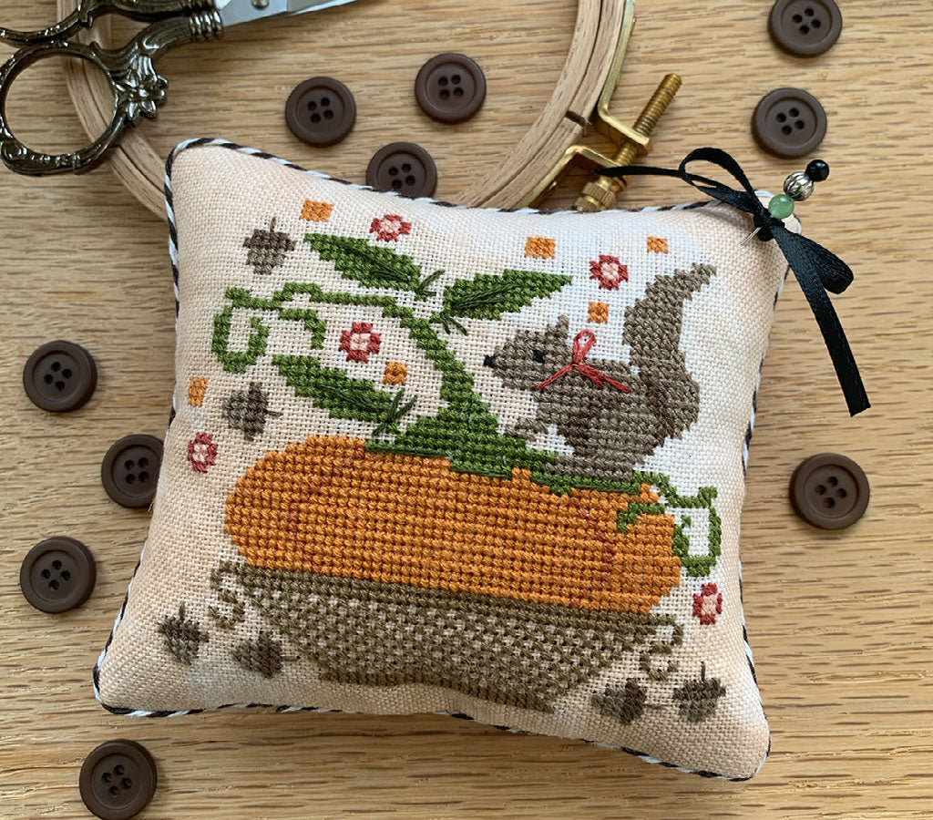 Pumpkin Basket Pinkeep