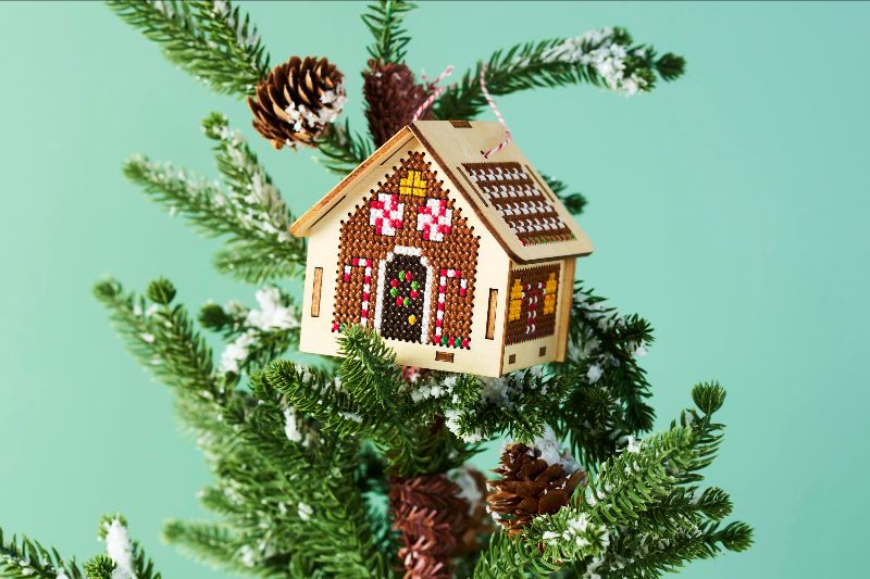 3D Wood Gingerbread House Kit