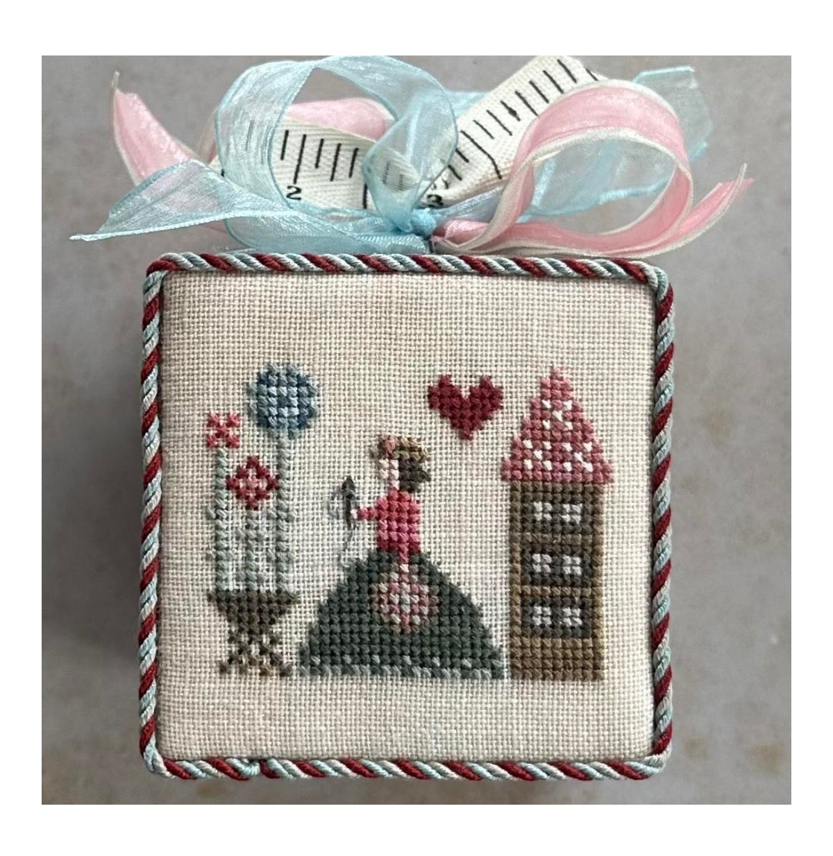 Needleworker's Frill