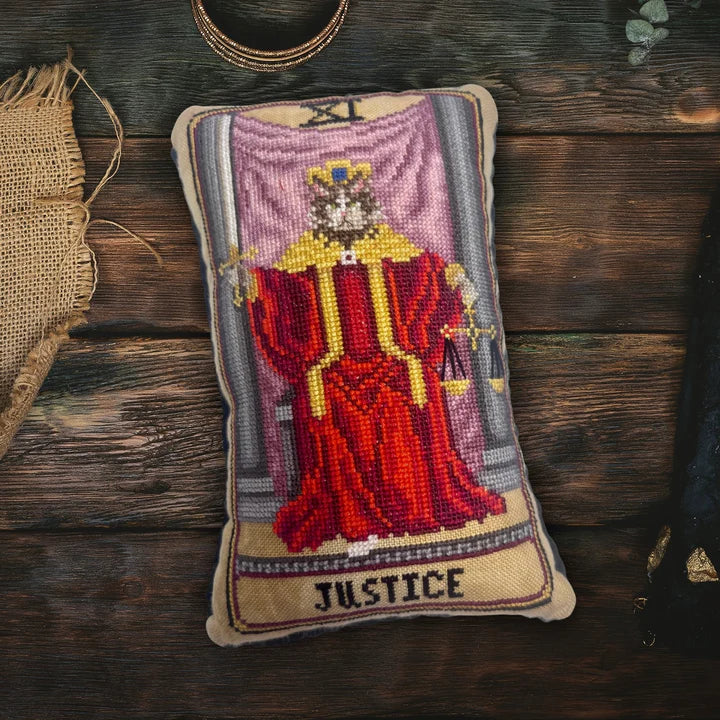 Cat Tarot XI: Justice