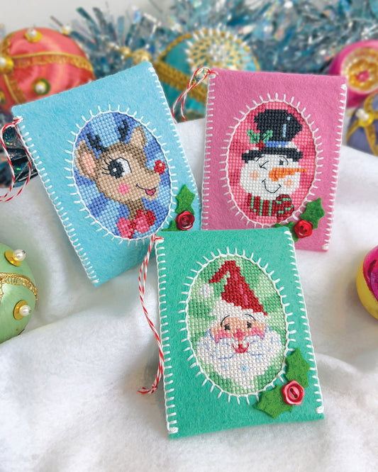 Christmas Cameos (includes felt, buttons and twine)