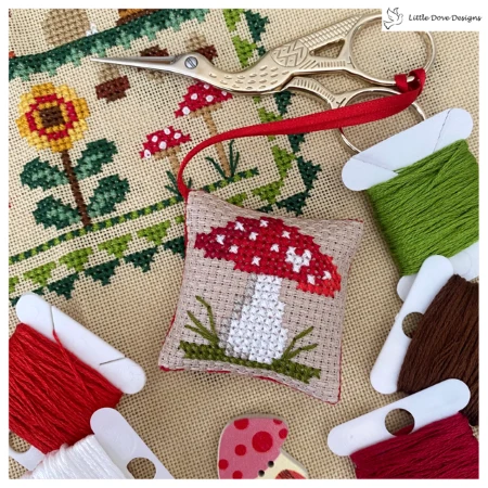 Toadstool Scissor Fob Pattern